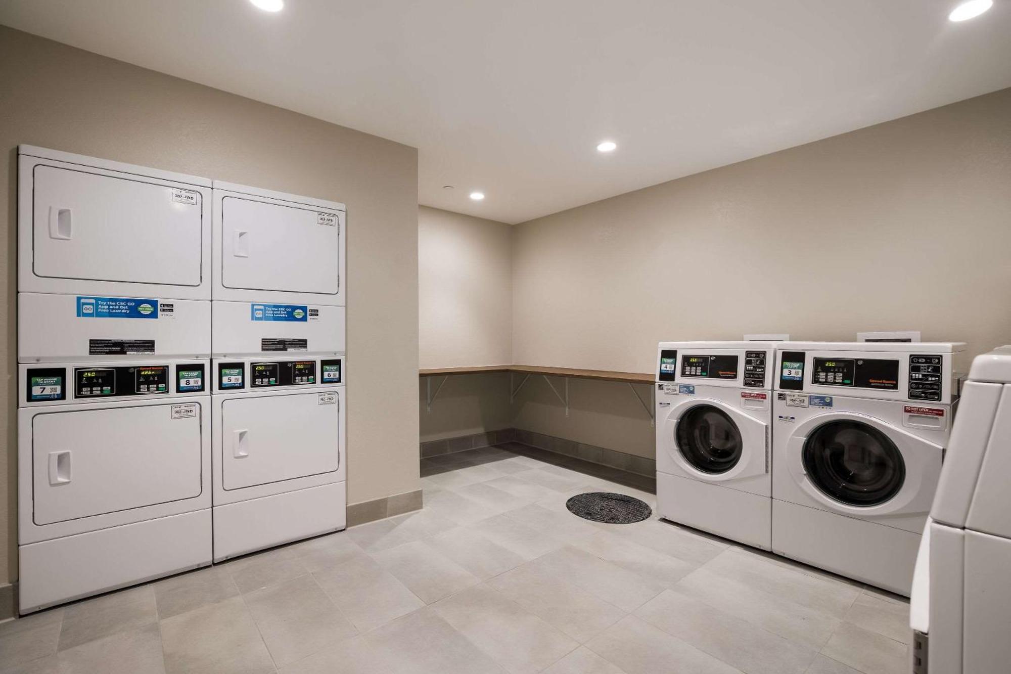 Everhome Suites Corona Εξωτερικό φωτογραφία
