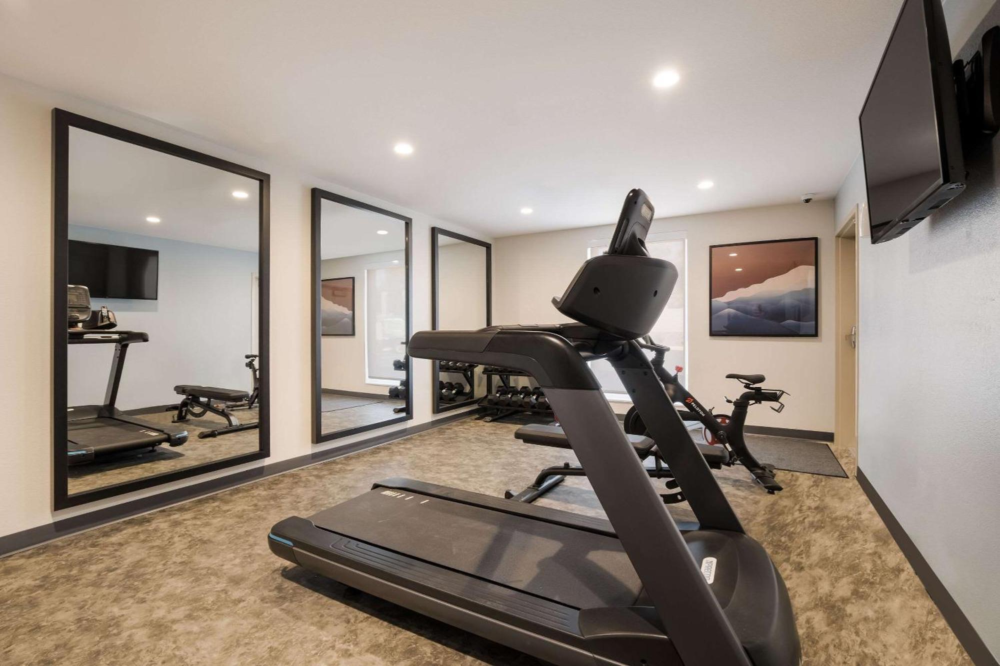 Everhome Suites Corona Εξωτερικό φωτογραφία
