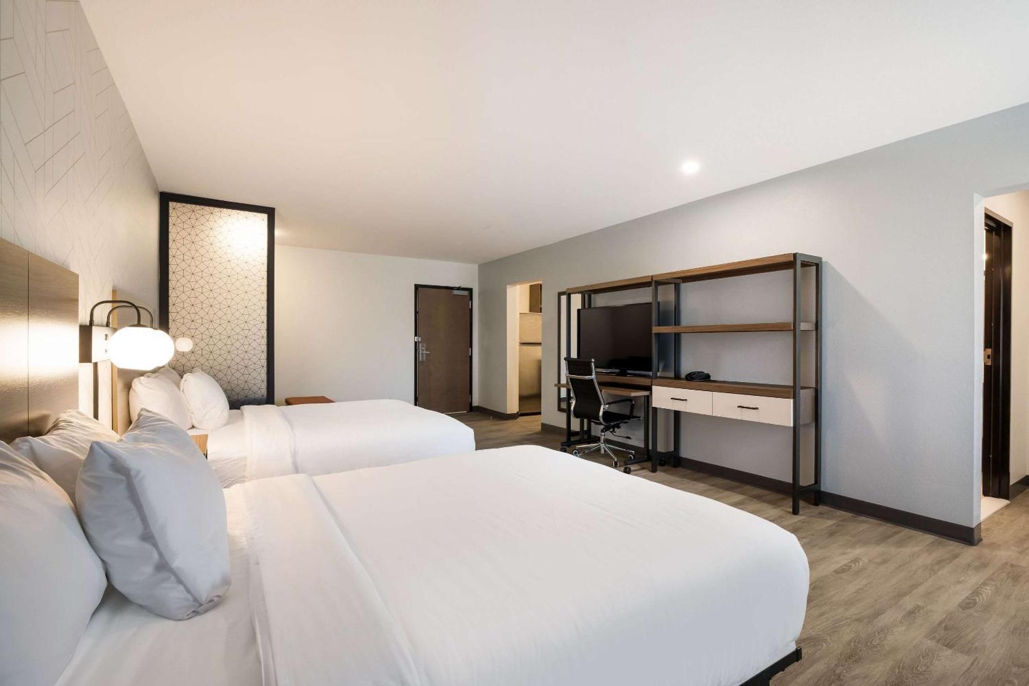 Everhome Suites Corona Εξωτερικό φωτογραφία