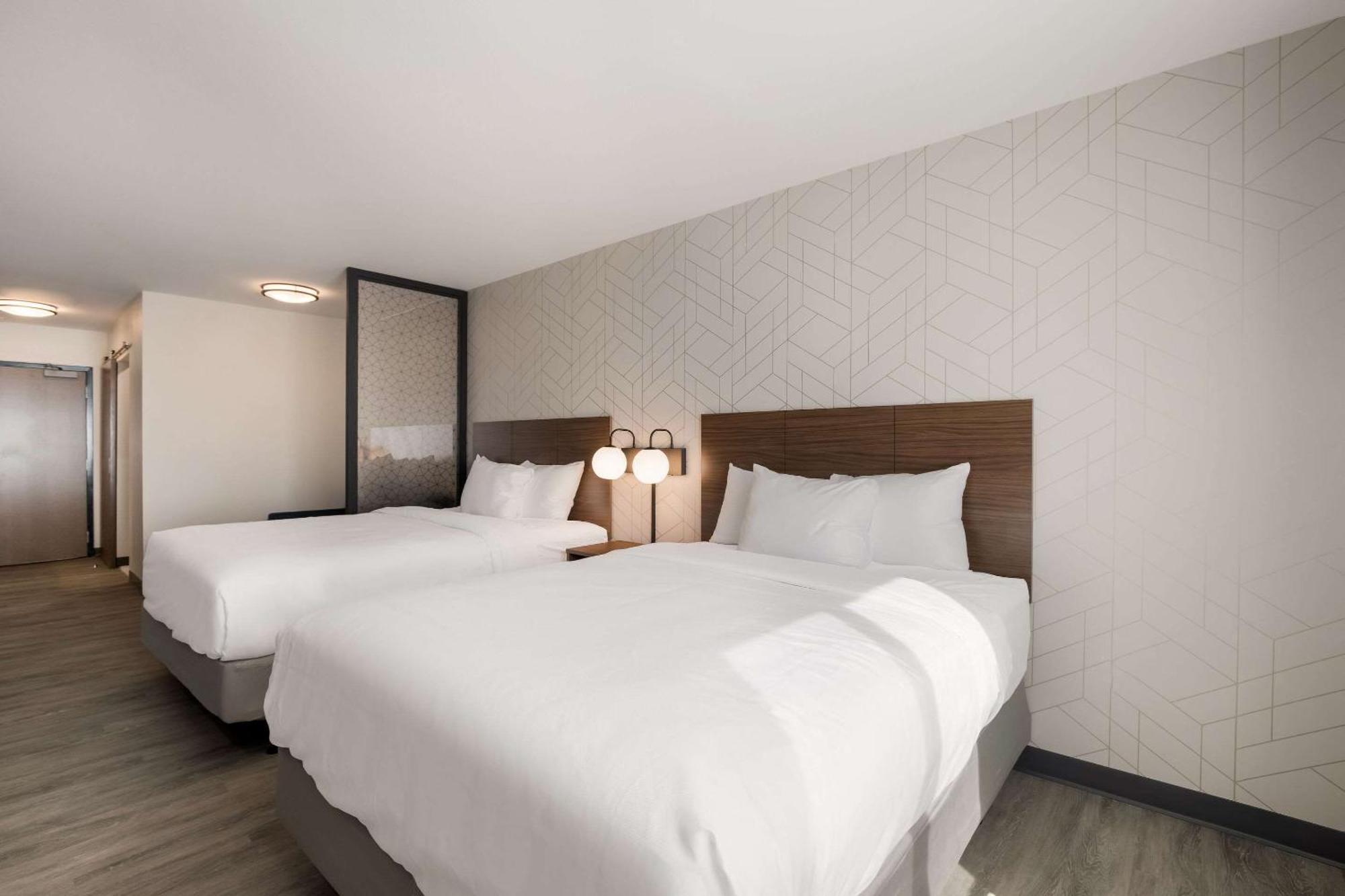 Everhome Suites Corona Εξωτερικό φωτογραφία