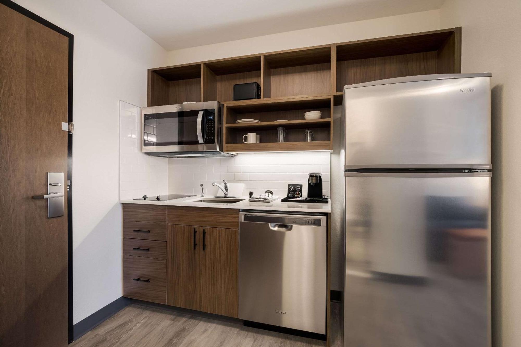 Everhome Suites Corona Εξωτερικό φωτογραφία