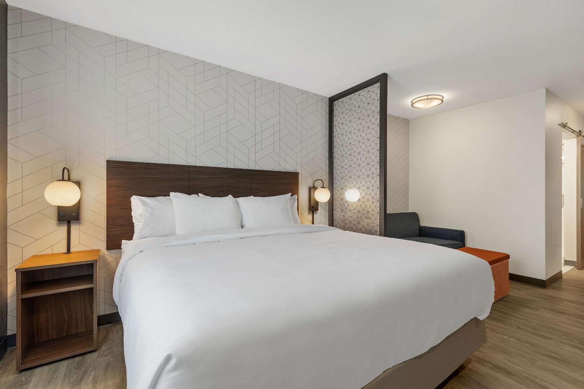 Everhome Suites Corona Εξωτερικό φωτογραφία