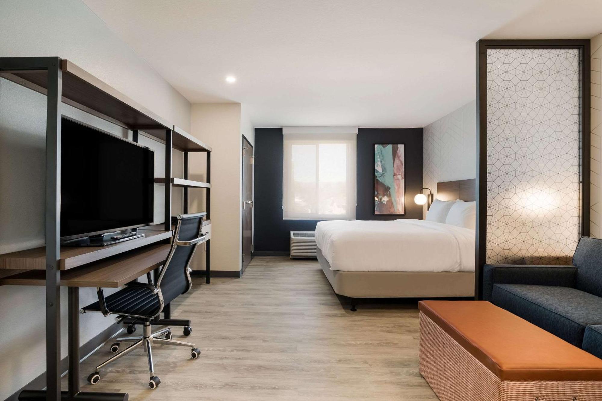 Everhome Suites Corona Εξωτερικό φωτογραφία