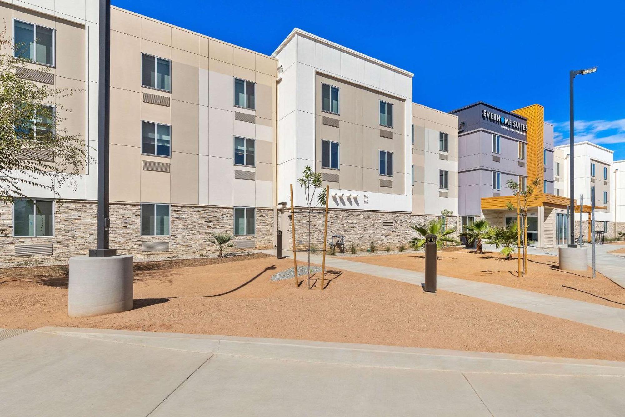 Everhome Suites Corona Εξωτερικό φωτογραφία