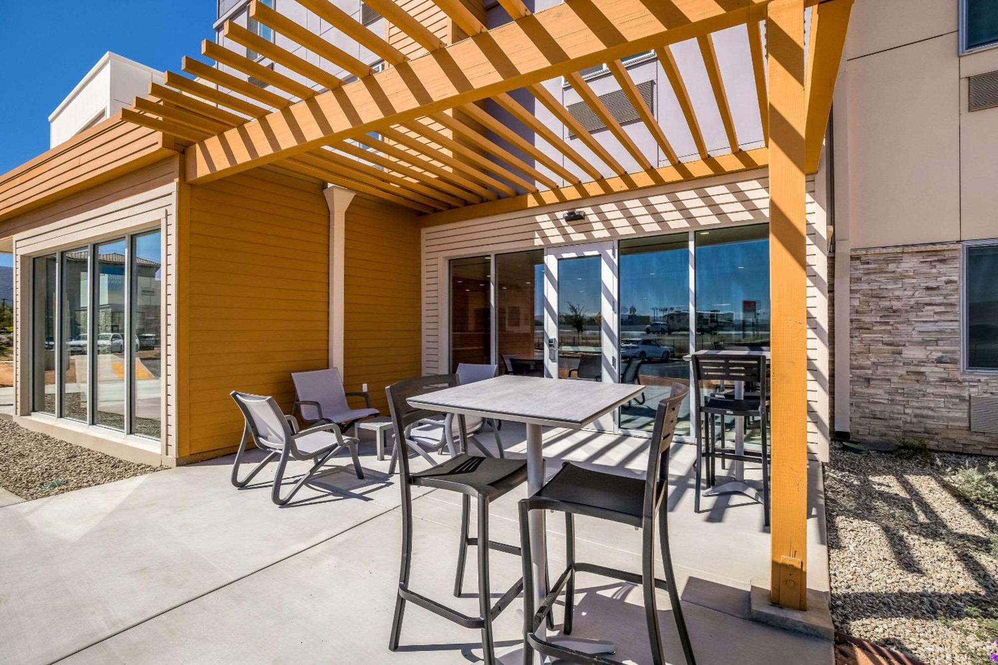Everhome Suites Corona Εξωτερικό φωτογραφία