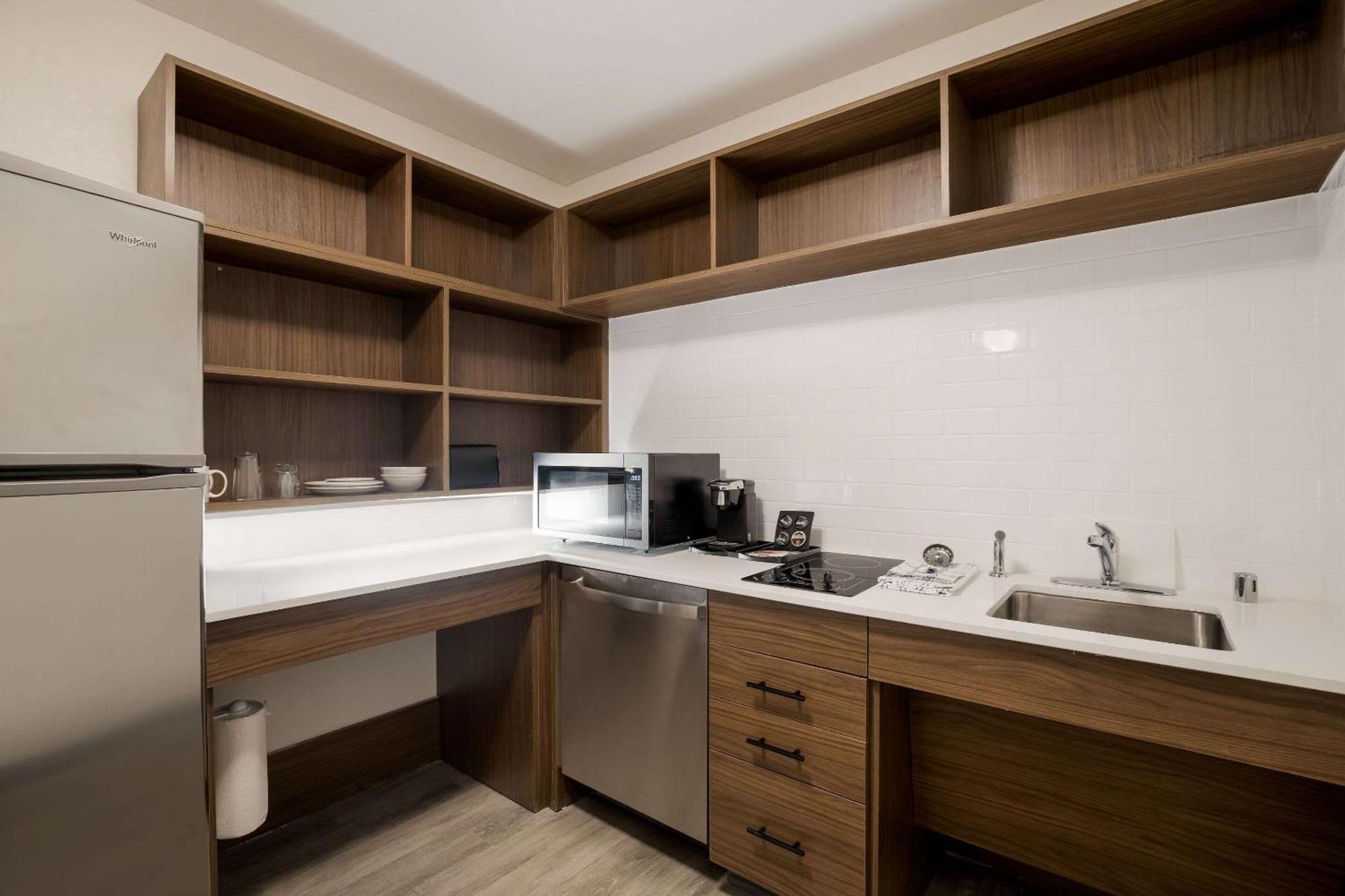 Everhome Suites Corona Εξωτερικό φωτογραφία